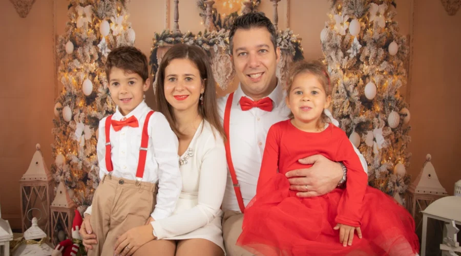 Famiglia durante una sessione fotografica di Natale a Padova - Click & Dreen Fotografia